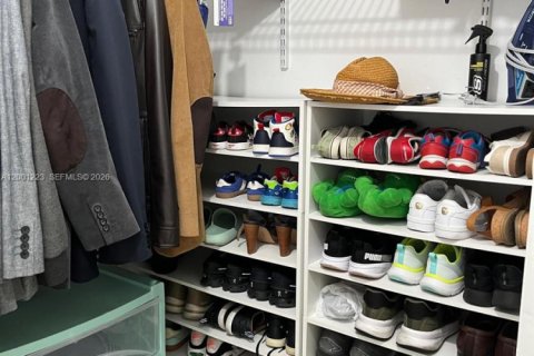 Condo in Miami, Florida, 1 bedroom  № 2065184 - photo 17