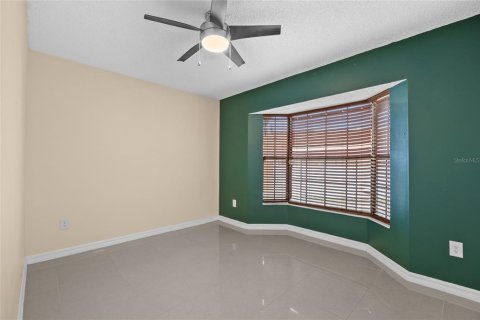 House in Deltona, Florida 3 bedrooms, 160.16 sq.m. № 1823325 - photo 17