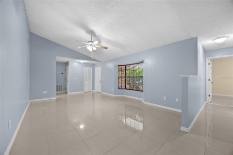 House in Deltona, Florida 3 bedrooms, 160.16 sq.m. № 1823325 - photo 13