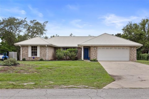House in Deltona, Florida 3 bedrooms, 160.16 sq.m. № 1823325 - photo 1