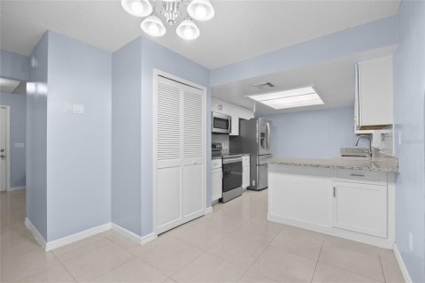 House in Deltona, Florida 3 bedrooms, 160.16 sq.m. № 1823325 - photo 5