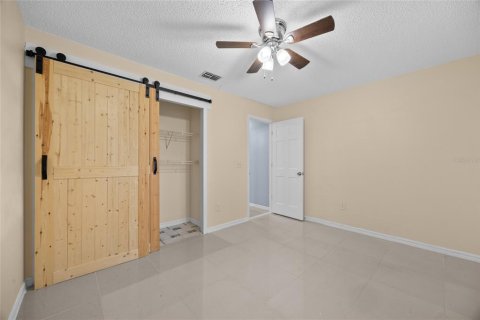 House in Deltona, Florida 3 bedrooms, 160.16 sq.m. № 1823325 - photo 24