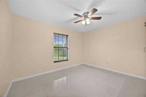 House in Deltona, Florida 3 bedrooms, 160.16 sq.m. № 1823325 - photo 22