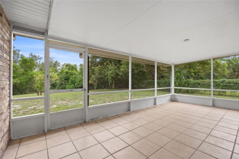 House in Deltona, Florida 3 bedrooms, 160.16 sq.m. № 1823325 - photo 3