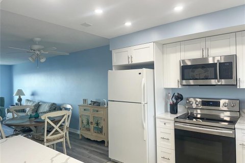 Copropriété à louer à Saint Petersburg, Floride: 1 chambre, 75.72 m2 № 2091403 - photo 4