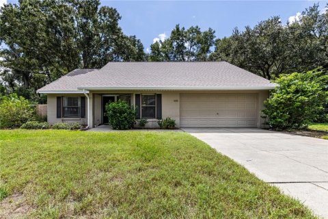 House in Mount Dora, Florida 3 bedrooms, 136.47 sq.m. № 1902441 - photo 4