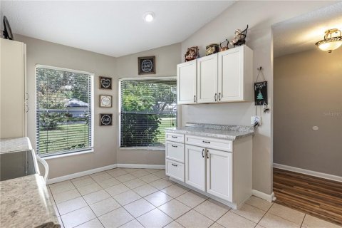 House in Mount Dora, Florida 3 bedrooms, 136.47 sq.m. № 1902441 - photo 15