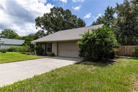 House in Mount Dora, Florida 3 bedrooms, 136.47 sq.m. № 1902441 - photo 5