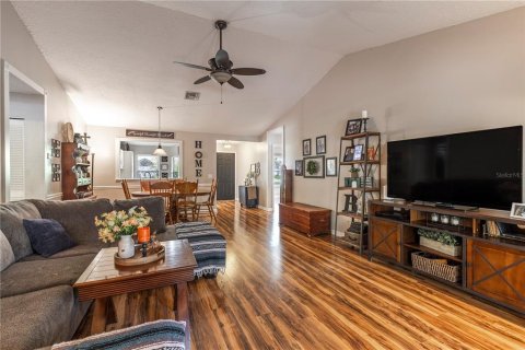 House in Mount Dora, Florida 3 bedrooms, 136.47 sq.m. № 1902441 - photo 10