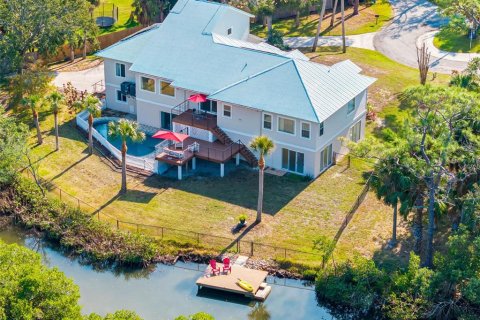 Casa en Tarpon Springs, Florida 4 dormitorios, 325.44 m2 № 2095130