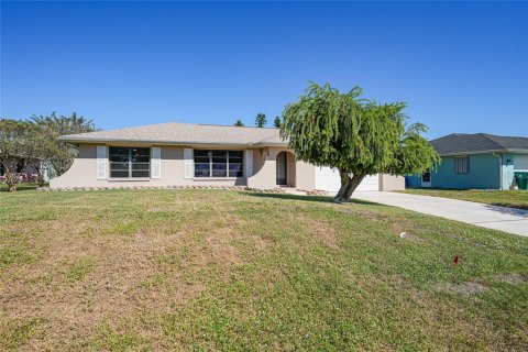 Villa ou maison à Port Charlotte, Floride 2 chambres, 165.83 m2 № 2110627