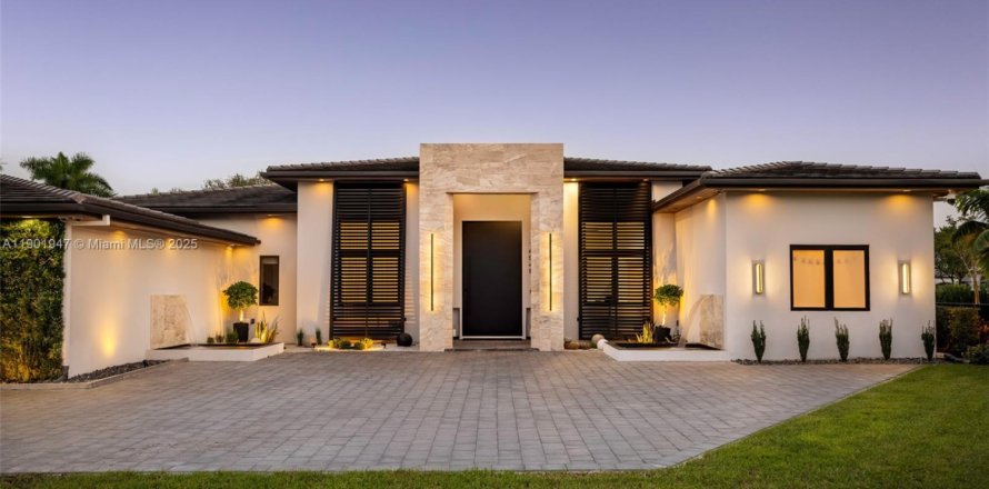 Villa ou maison à Davie, Floride 5 chambres, 351.26 m2 № 1954562