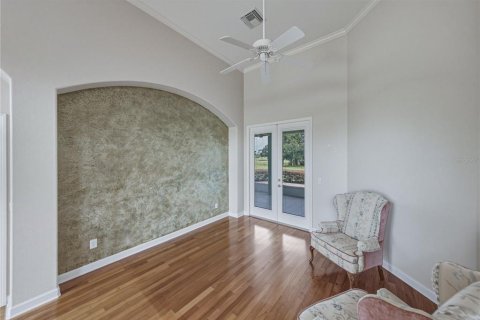 House in Winter Haven, Florida 4 bedrooms, 236.9 sq.m. № 2223374 - photo 9