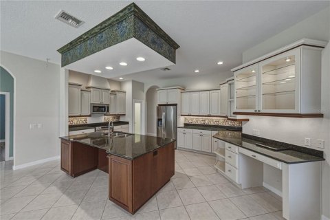 House in Winter Haven, Florida 4 bedrooms, 236.9 sq.m. № 2223374 - photo 15