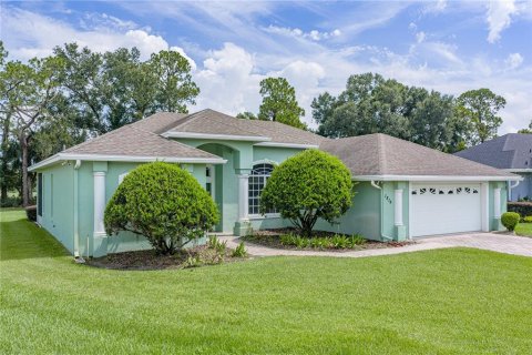 House in Winter Haven, Florida 4 bedrooms, 236.9 sq.m. № 2223374 - photo 4