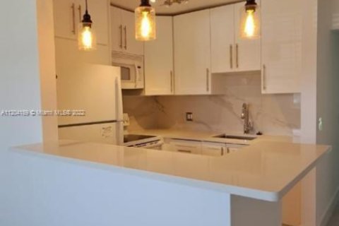 Condominio en venta en West Palm Beach, Florida, 1 dormitorio, 61.59 m2 № 1867851 - foto 7