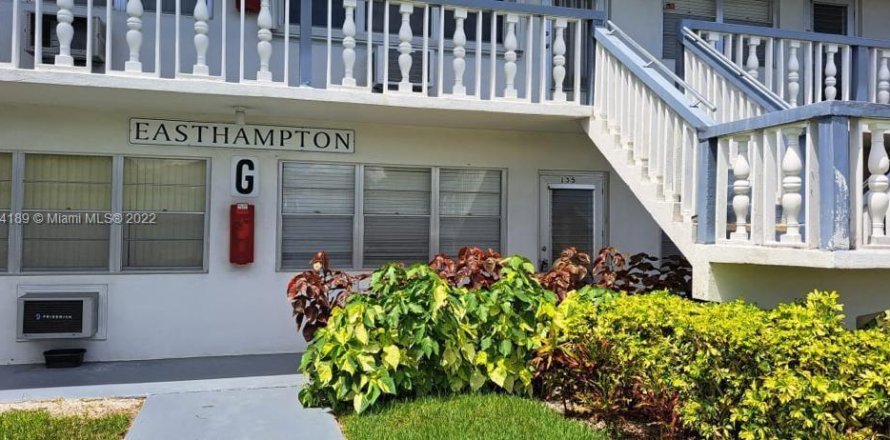 Condominio en West Palm Beach, Florida, 1 dormitorio  № 1867851
