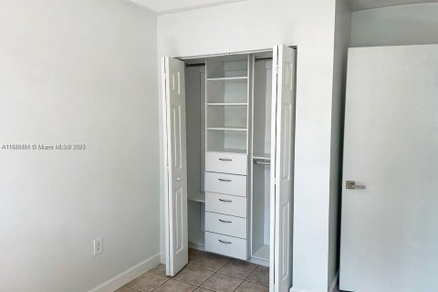 Condominio en alquiler en Miami, Florida, 2 dormitorios, 70.61 m2 № 1850480 - foto 8