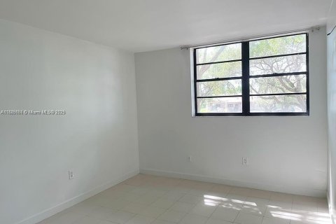 Condominio en alquiler en Miami, Florida, 2 dormitorios, 70.61 m2 № 1850480 - foto 5