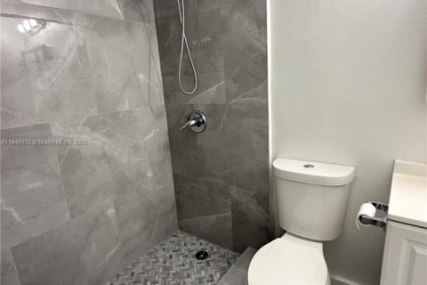 Propiedad comercial en alquiler en Miami Springs, Florida, 1 dormitorio, 37.16 m2 № 1993907 - foto 6