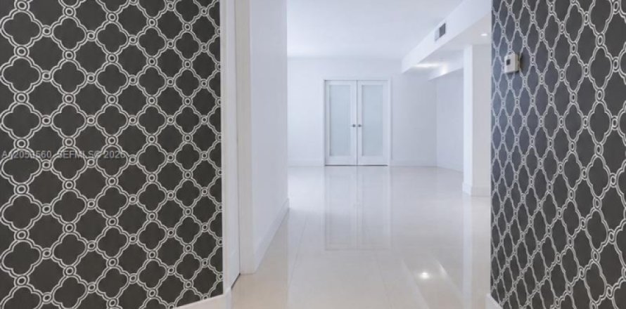 Condo à Miami, Floride, 4 chambres № 2168733