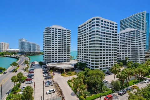 Copropriété à louer à Miami, Floride: 4 chambres, 183.95 m2 № 2168733 - photo 4