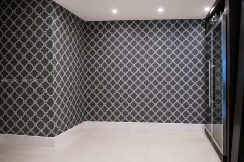 Copropriété à louer à Miami, Floride: 4 chambres, 183.95 m2 № 2168733 - photo 2