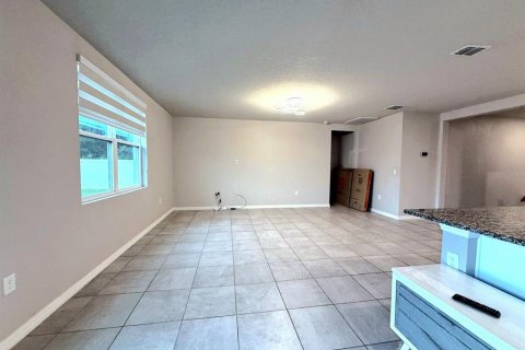 House in Davenport, Florida 4 bedrooms, 180.51 sq.m. № 1919832 - photo 16