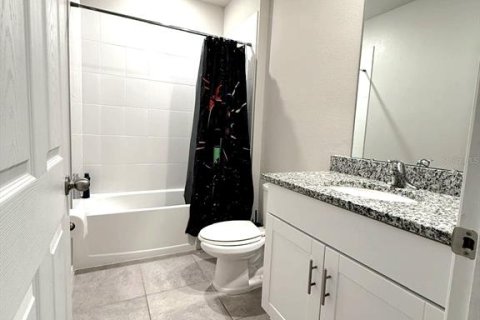 House in Davenport, Florida 4 bedrooms, 180.51 sq.m. № 1919832 - photo 5