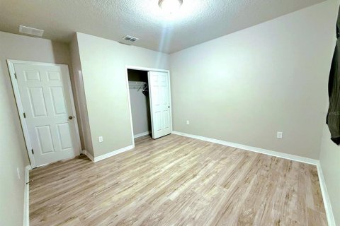 House in Davenport, Florida 4 bedrooms, 180.51 sq.m. № 1919832 - photo 24