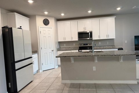 House in Davenport, Florida 4 bedrooms, 180.51 sq.m. № 1919832 - photo 10