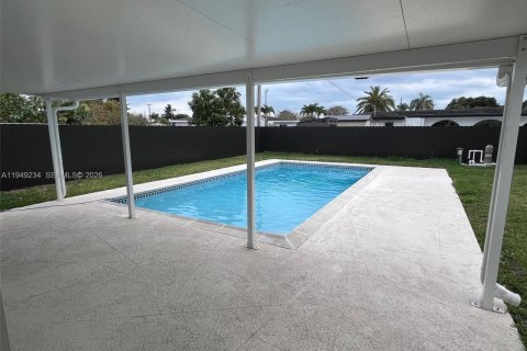 Villa ou maison à vendre à Cutler Bay, Floride: 3 chambres, 113.81 m2 № 2005107 - photo 16