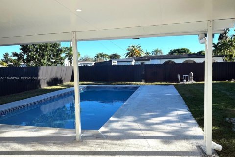 Villa ou maison à vendre à Cutler Bay, Floride: 3 chambres, 113.81 m2 № 2005107 - photo 13