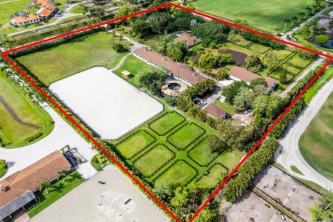 House in Wellington, Florida 12 bedrooms, 437.85 sq.m. № 2249189 - photo 2