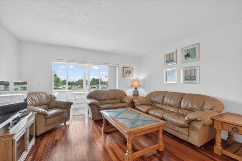 Condo in Margate, Florida, 2 bedrooms  № 2173886 - photo 11