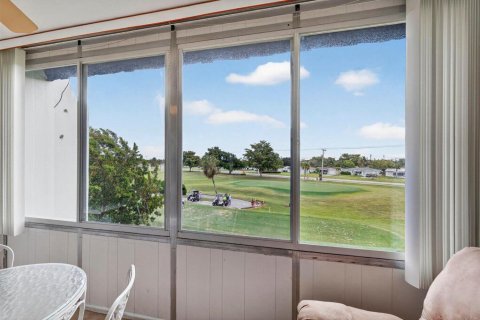 Condo in Margate, Florida, 2 bedrooms  № 2173886 - photo 16
