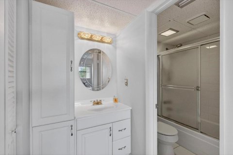 Condo in Margate, Florida, 2 bedrooms  № 2173886 - photo 19