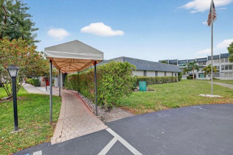Condo in Margate, Florida, 2 bedrooms  № 2173886 - photo 25