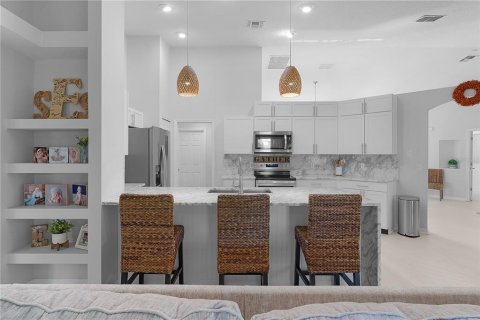 House in Lady Lake, Florida 3 bedrooms, 171.31 sq.m. № 1888498 - photo 16