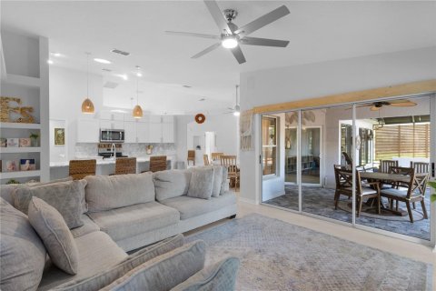 House in Lady Lake, Florida 3 bedrooms, 171.31 sq.m. № 1888498 - photo 20