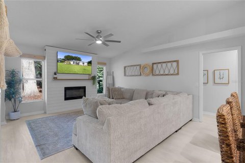Casa en venta en Lady Lake, Florida, 3 dormitorios, 171.31 m2 № 1888498 - foto 18