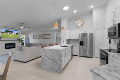 Casa en venta en Lady Lake, Florida, 3 dormitorios, 171.31 m2 № 1888498 - foto 11