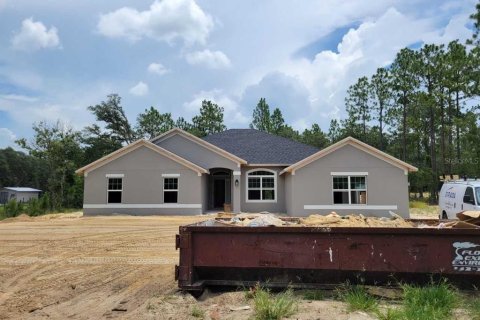 House in Dunnellon, Florida 4 bedrooms, 278.71 sq.m. № 2122057