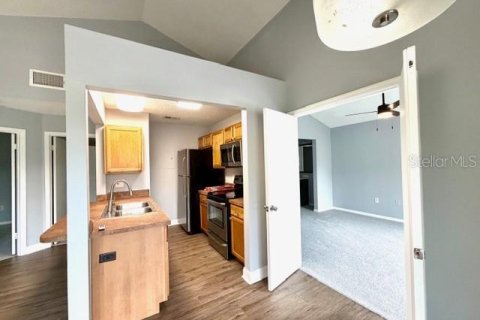 Condo in Altamonte Springs, Florida, 2 bedrooms № 2112888 - photo 16
