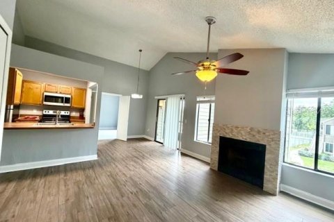 Condo in Altamonte Springs, Florida, 2 bedrooms № 2112888 - photo 5