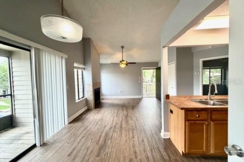 Condo in Altamonte Springs, Florida, 2 bedrooms № 2112888 - photo 12