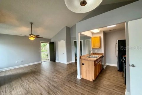 Condo in Altamonte Springs, Florida, 2 bedrooms № 2112888 - photo 13