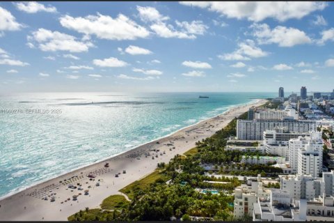 Condominio en alquiler en Miami Beach, Florida, 2 dormitorios, 112.69 m2 № 2076852 - foto 2