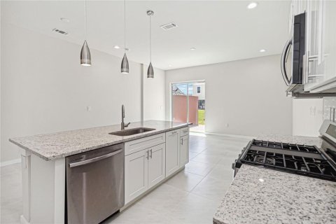 Townhouse in Kissimmee, Florida 3 bedrooms, 140 sq.m. № 1761903 - photo 7