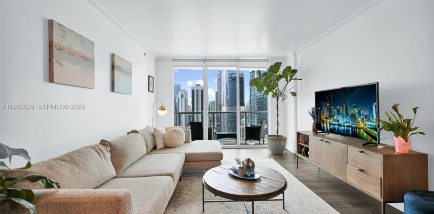 Condominio en Miami, Florida, 1 dormitorio  № 2050234